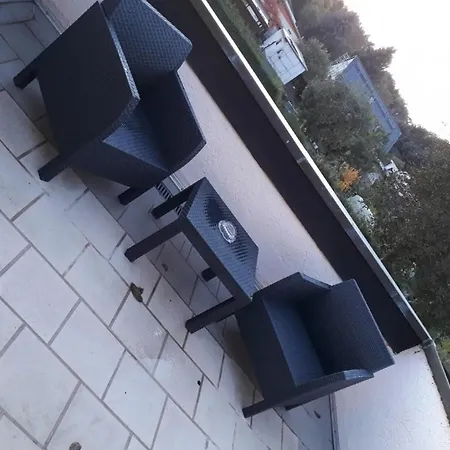 Schoene 3,5 Zimmerwohnung