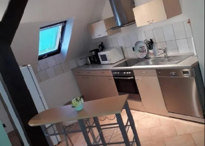 Schoene 3,5 Zimmerwohnung アパート *